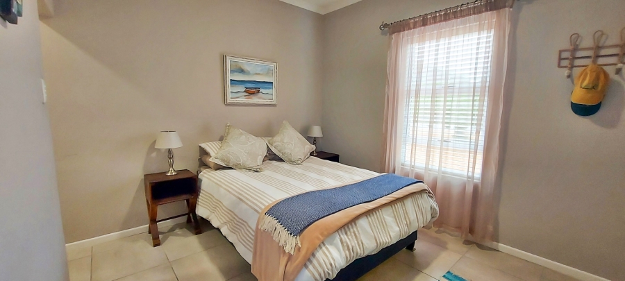 4 Bedroom Property for Sale in Struisbaai Western Cape